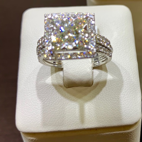 Ladies 14 karat 2.5 ctw total weight diamond ring - Picture 3 of 3